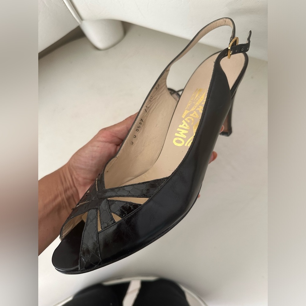 Salvatore Ferragamo Sandal Kitten Heels- Black- 10